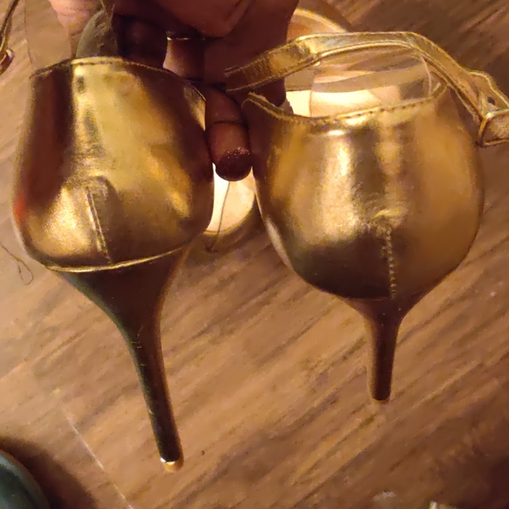 Heels - Picture 2 of 2